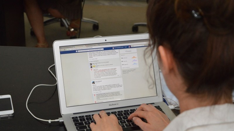 Održan prvi Vladin Facebook chat 